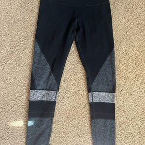 ALO Yoga Black and Gray Colorblock Leggings